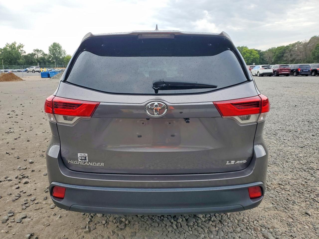 2017 Toyota Highlander Le Plus - Фото 6