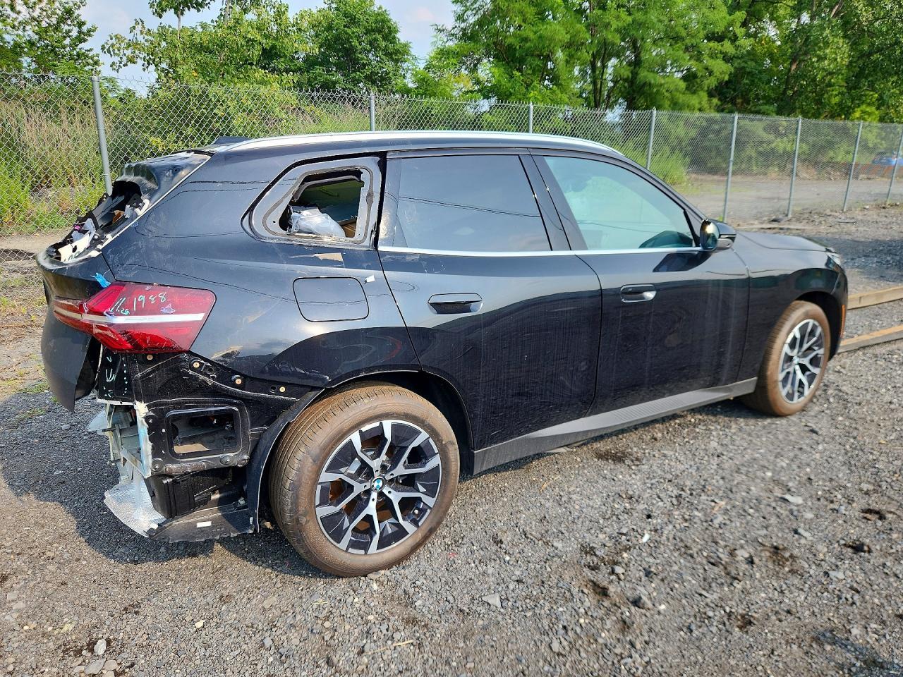 2025 BMW X3 30 xDrive - Image 3
