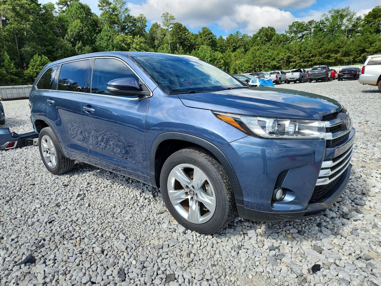 2017 Toyota Highlander Limited - Image 4