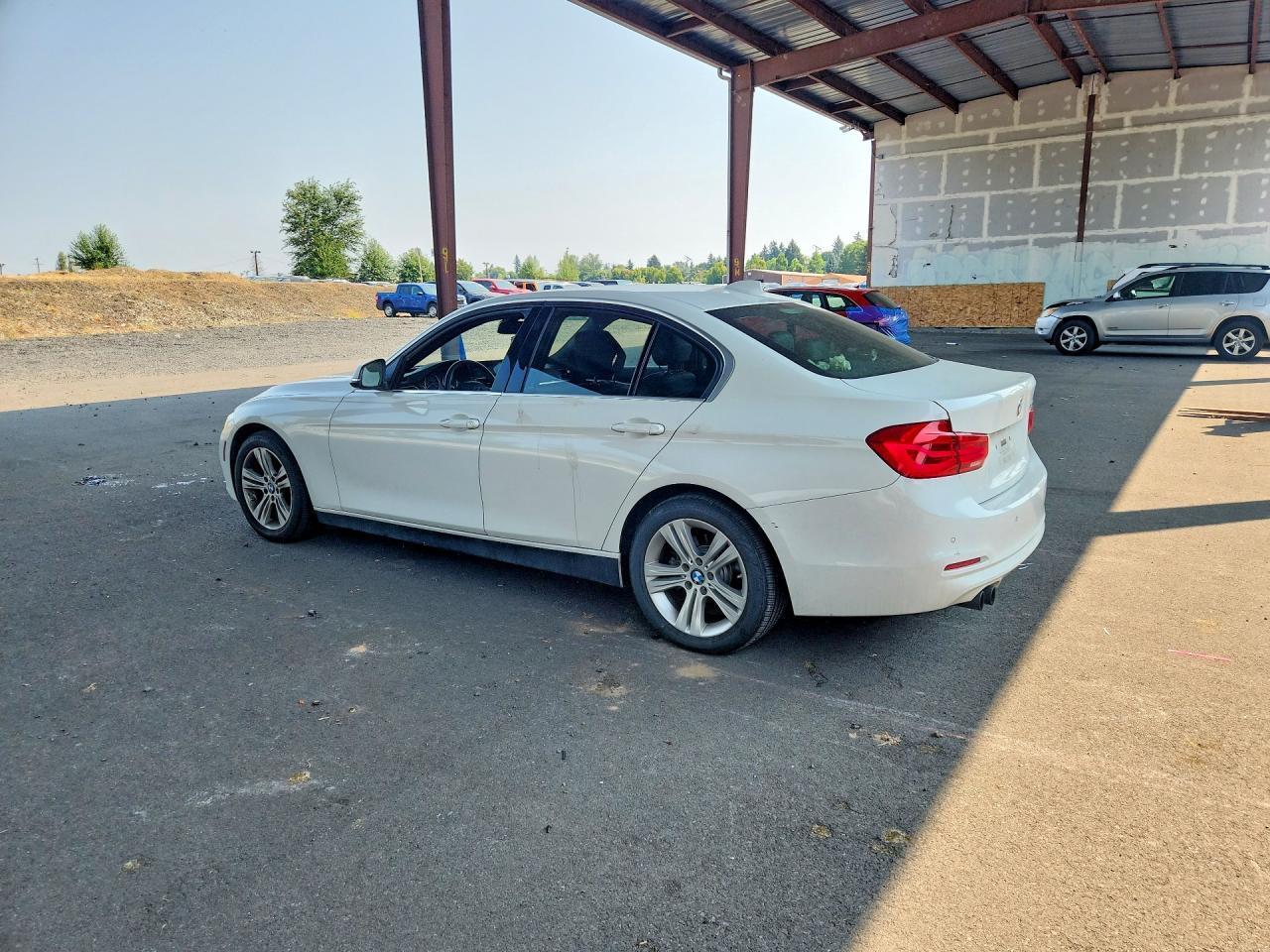 2017 BMW 3 Series 330I - Фото 2