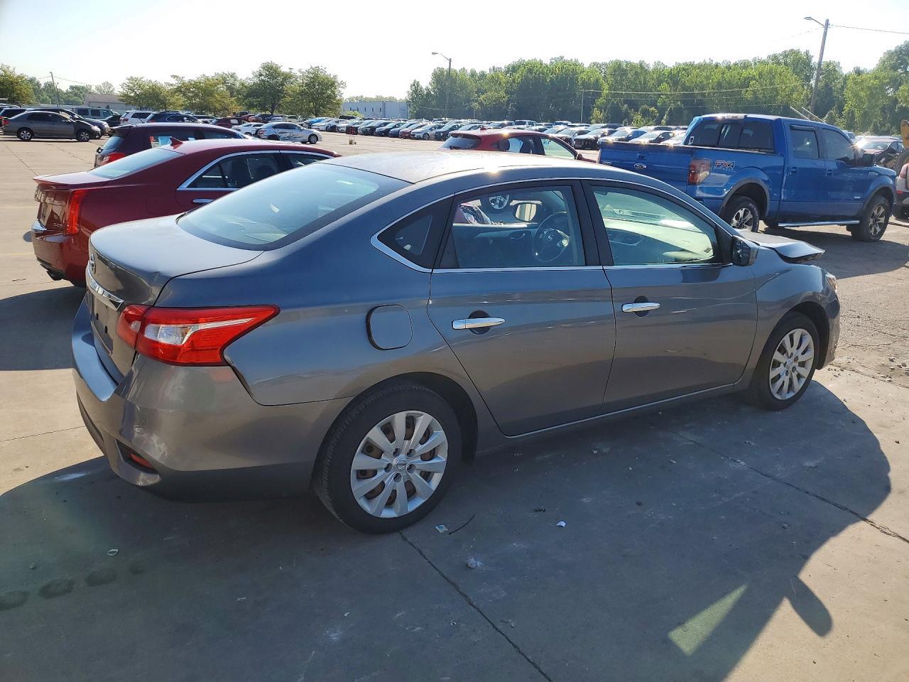 2018 Nissan Sentra S - Фото 3