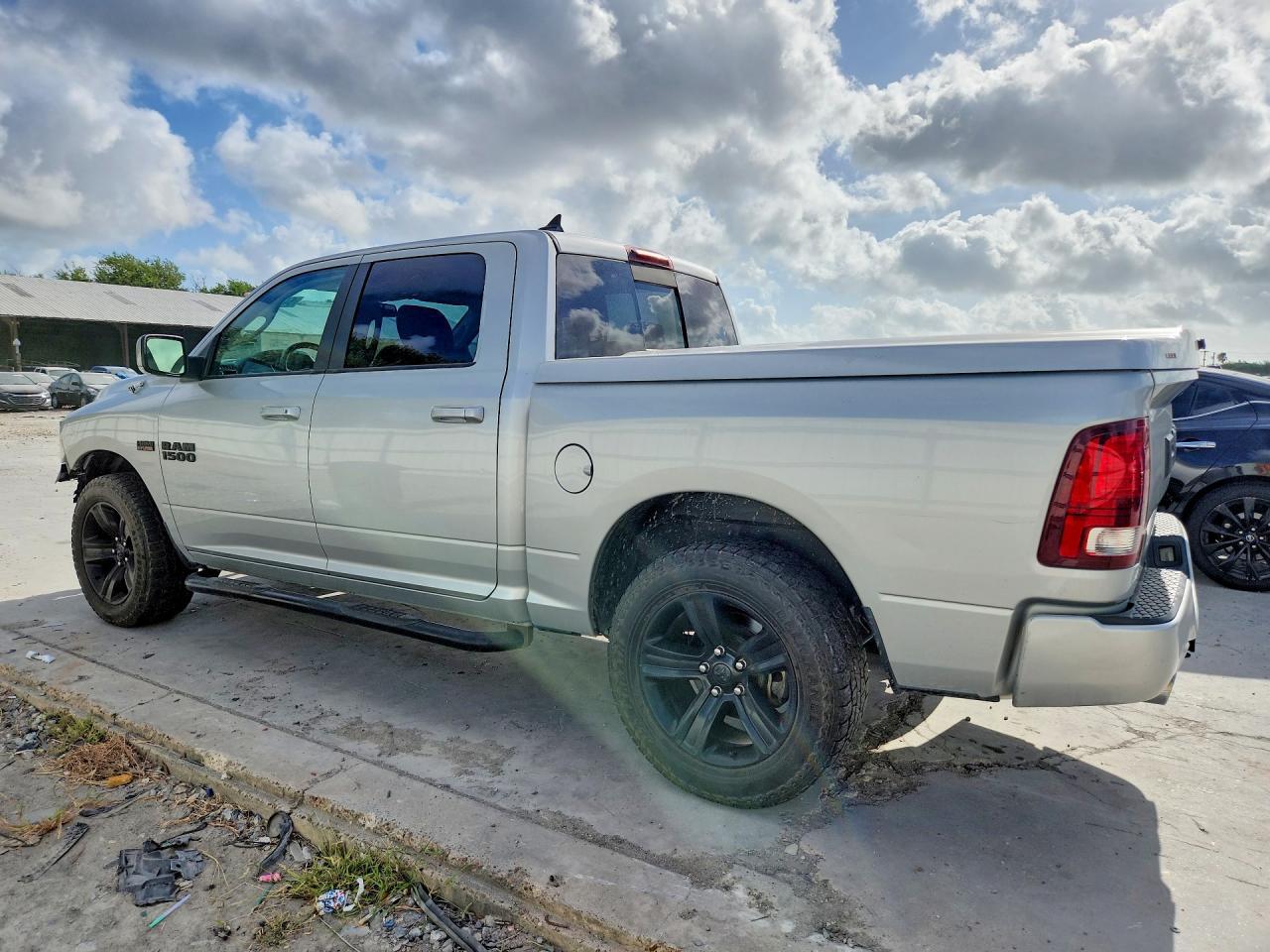 2017 Ram 1500 Sport - Фото 2