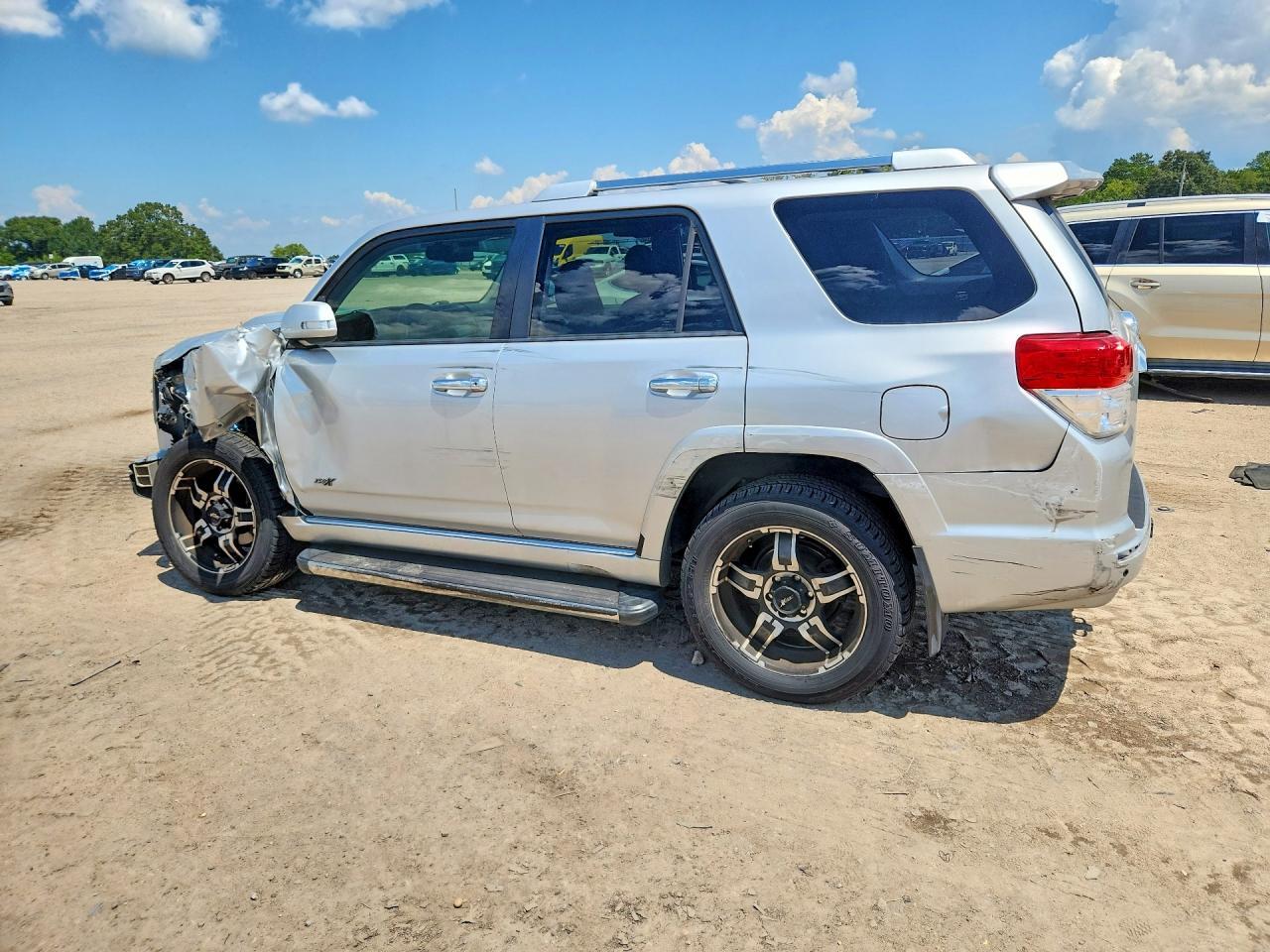 2013 Toyota 4Runner Sr5 - Image 2