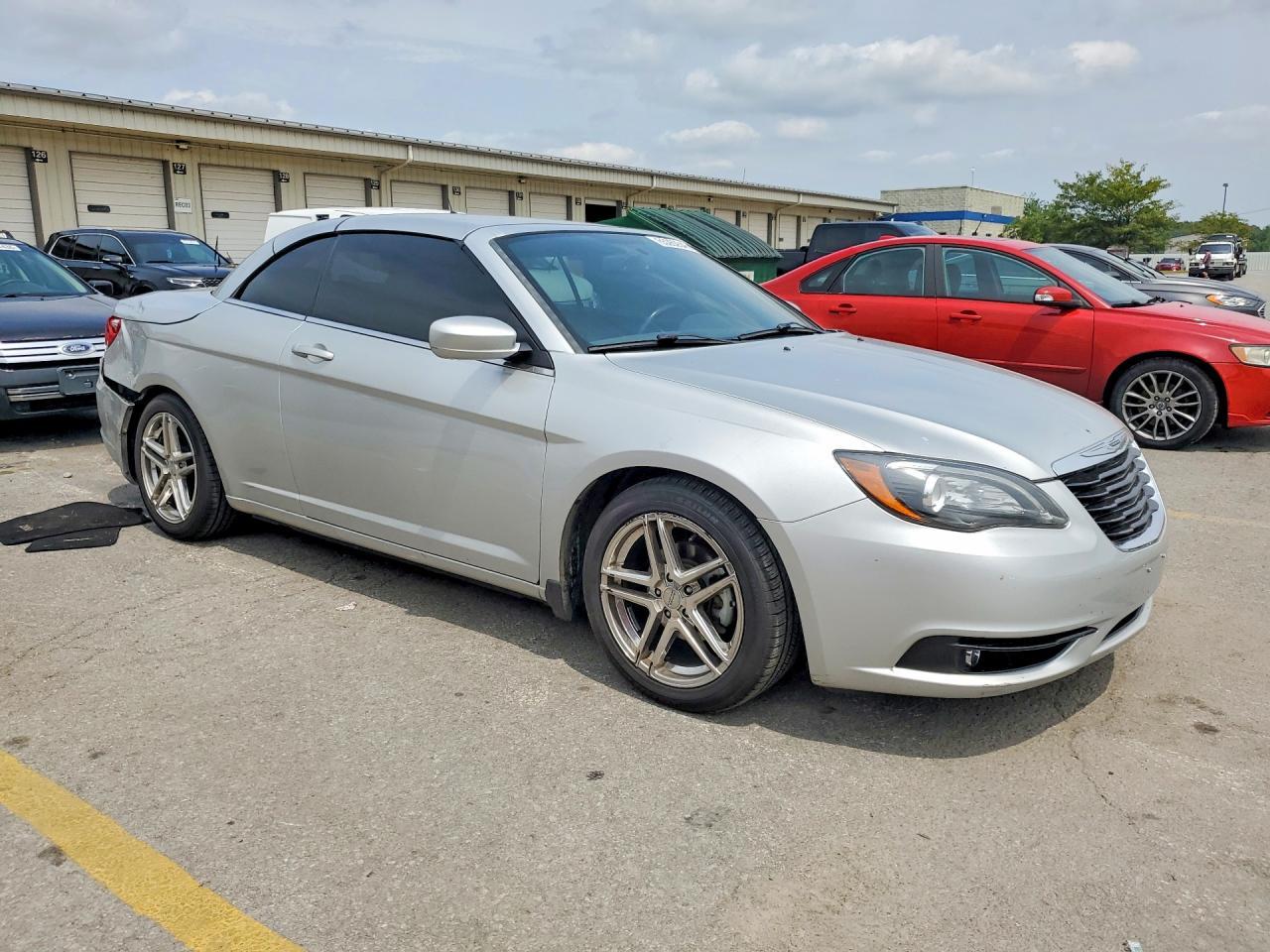 2012 Chrysler 200 S - Фото 4
