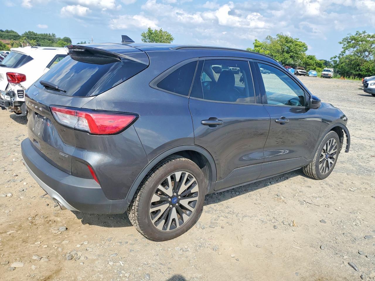 2020 Ford Escape Se Sport - Фото 3