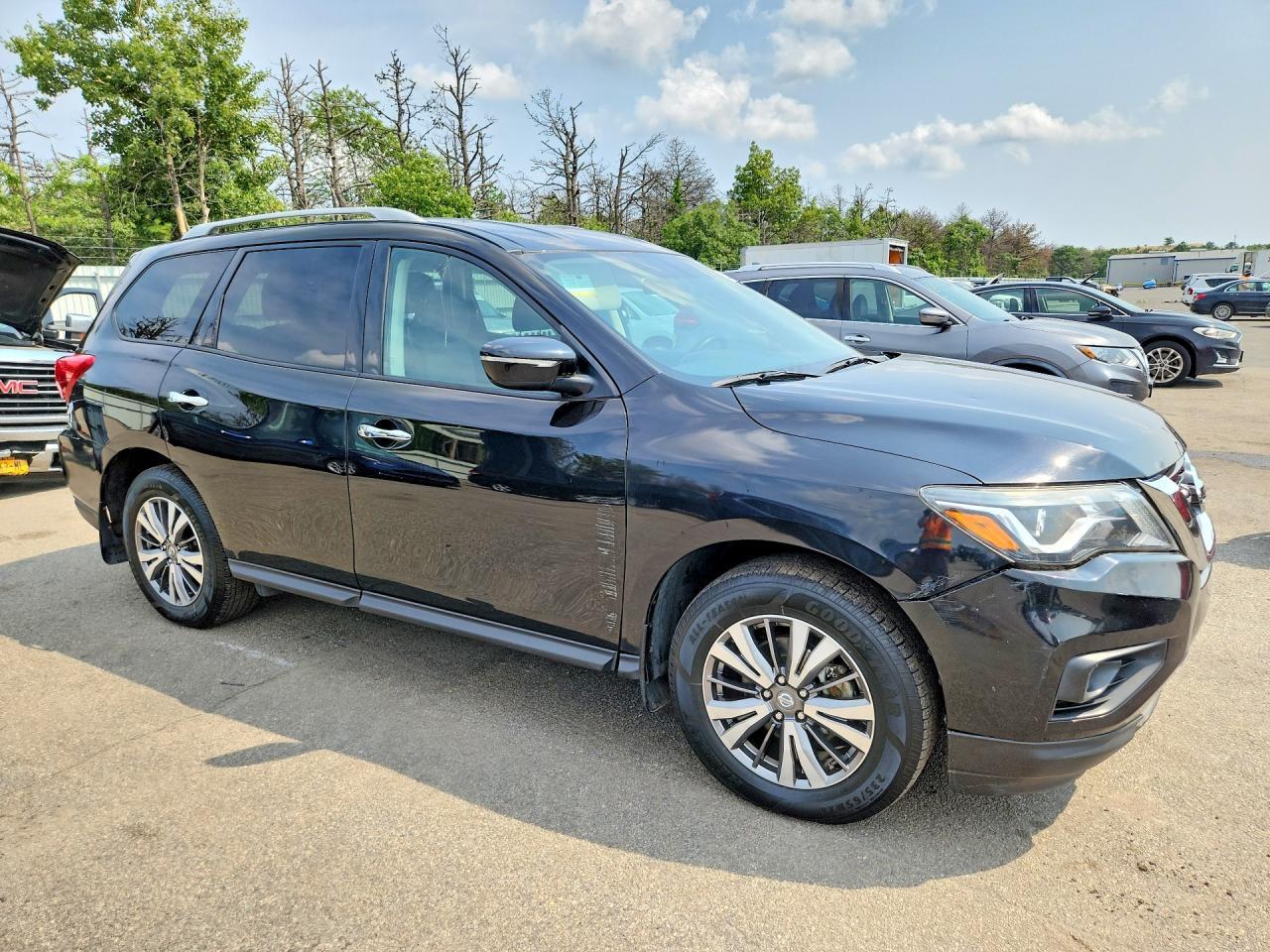 2020 Nissan Pathfinder S - Image 4