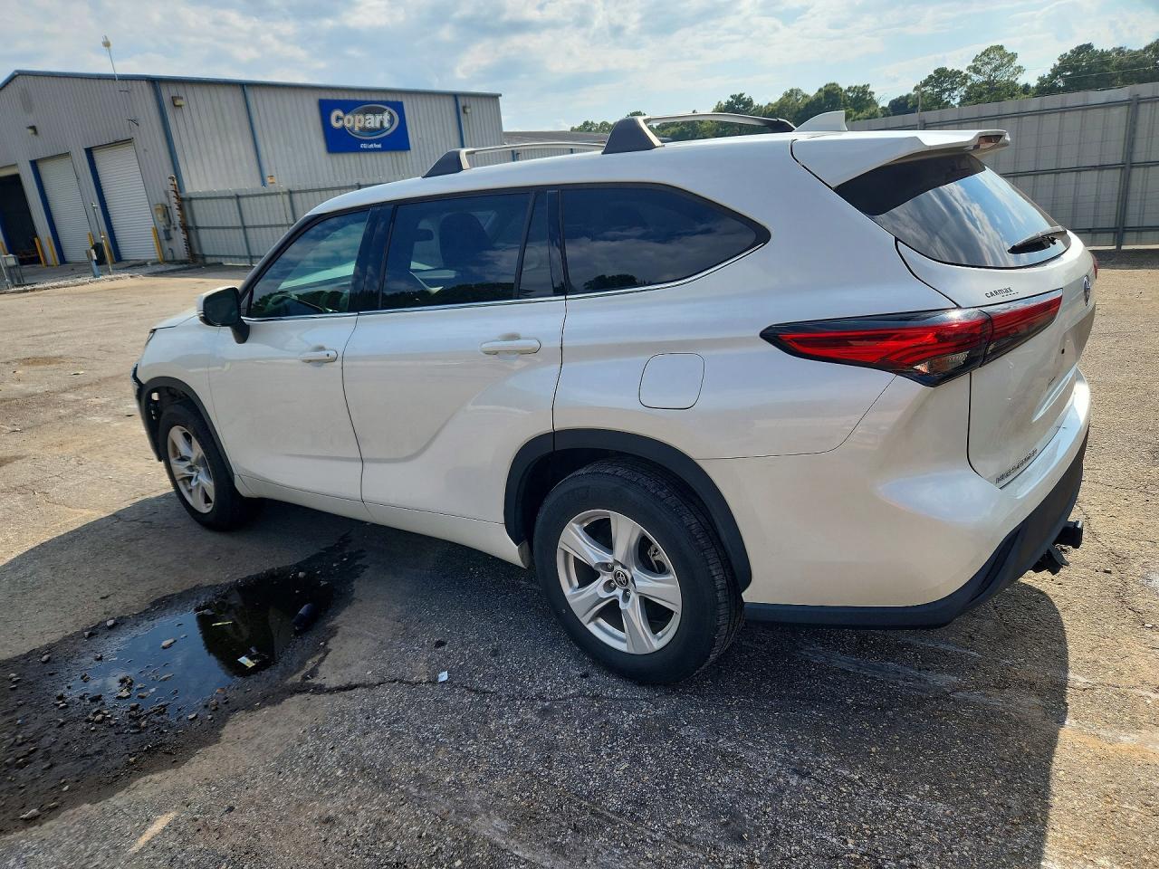 2021 Toyota Highlander Le - Фото 2