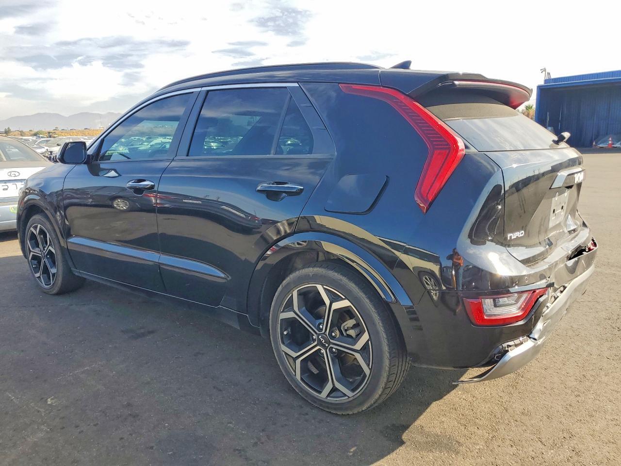 2023 Kia Niro Sx - Фото 2