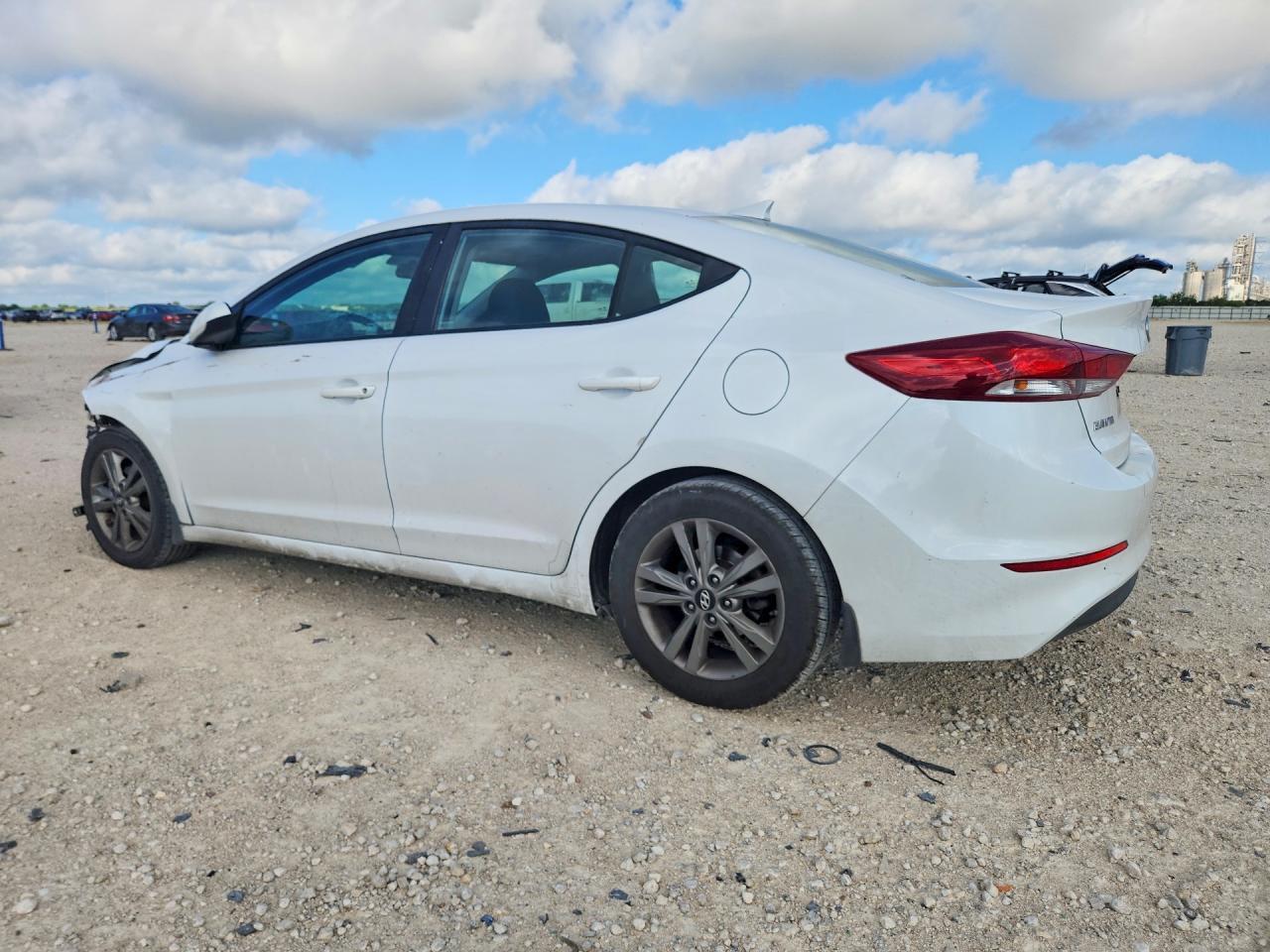 2018 Hyundai Elantra Sel - Фото 2