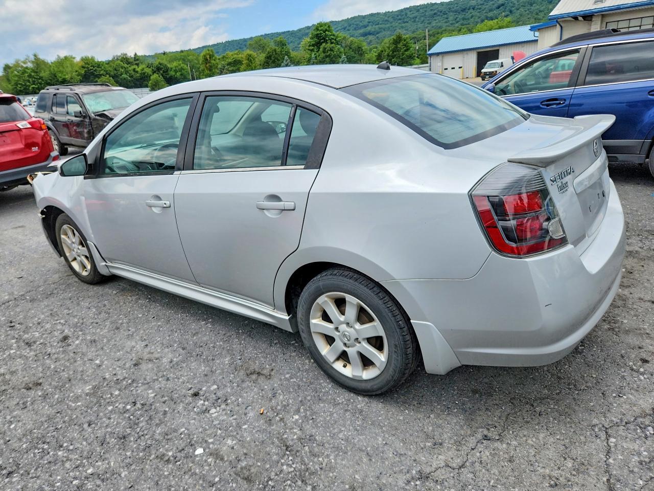 2011 Nissan Sentra 2.0 - Image 2