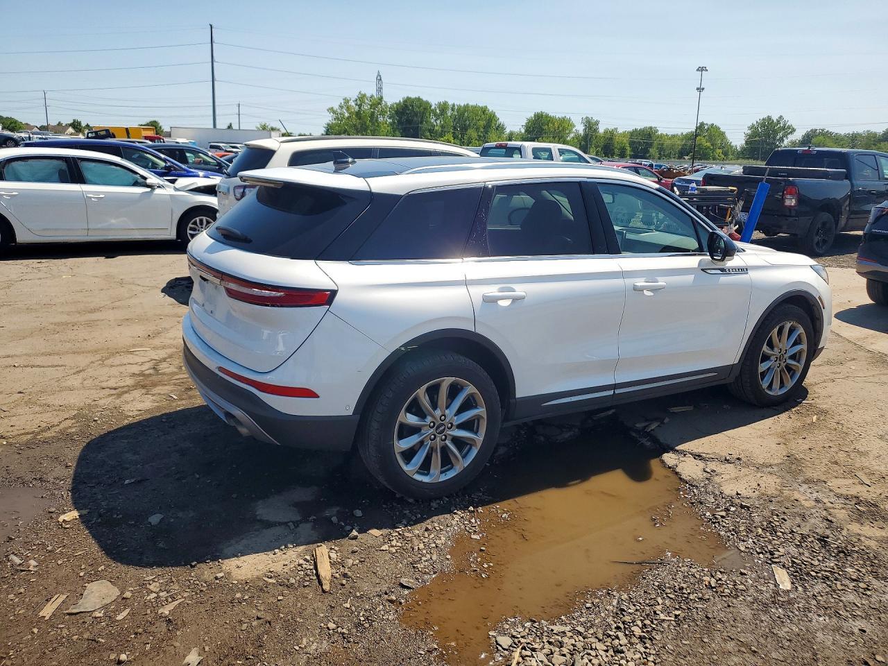 2020 Lincoln Corsair - Image 3