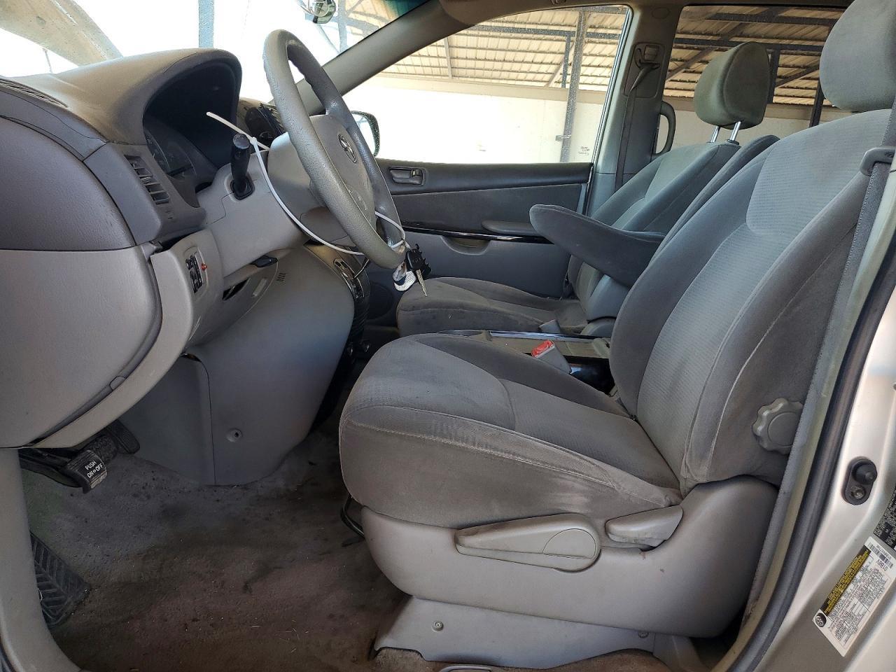 2005 Toyota Sienna Le 8 Passenger - Фото 7