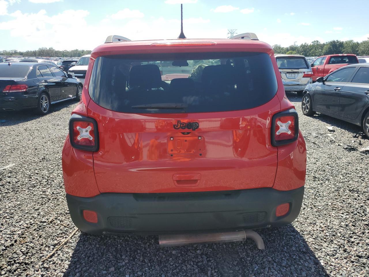 2018 Jeep Renegade Latitude - Image 6