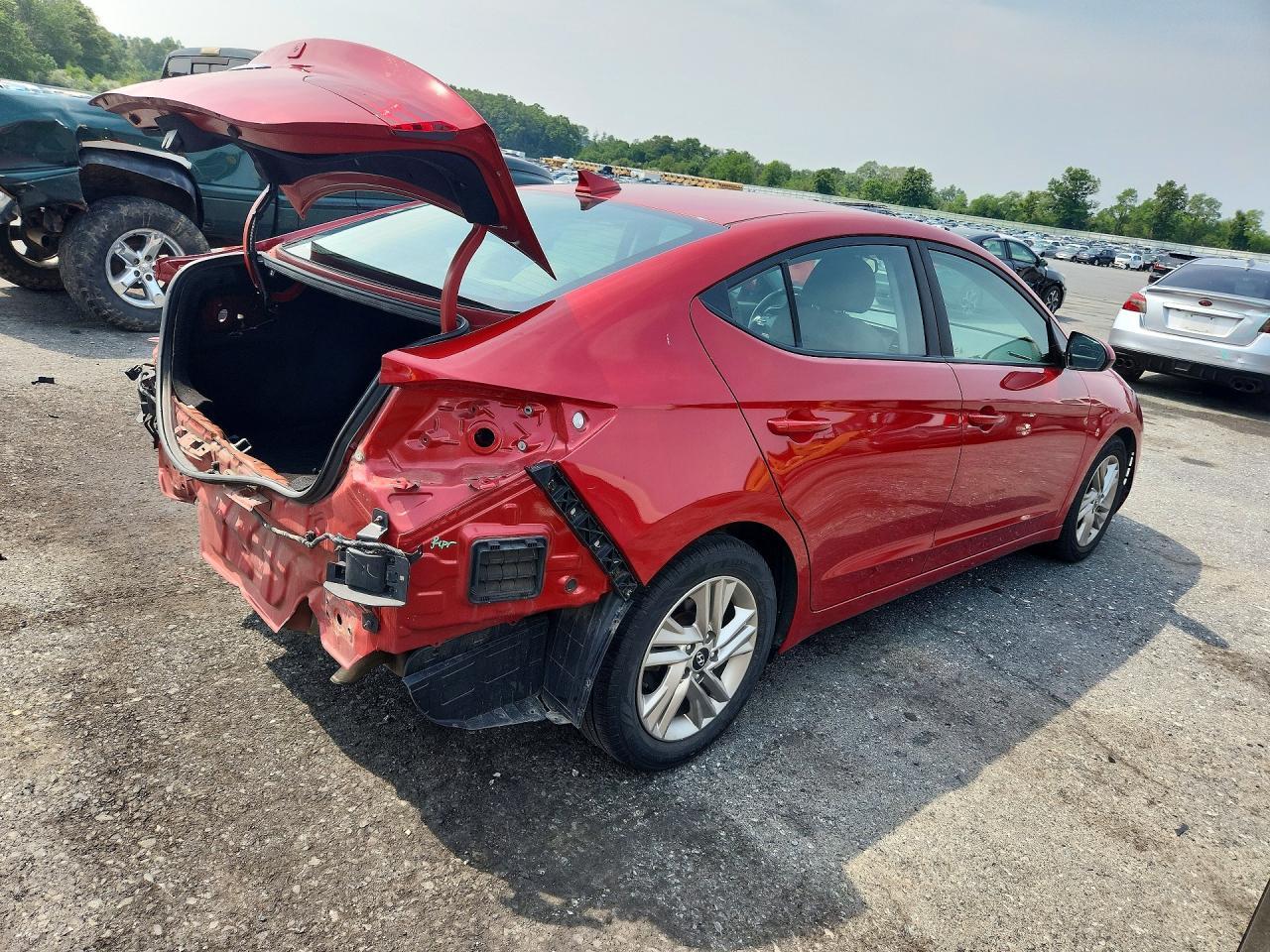 2019 Hyundai Elantra Sel - Image 3