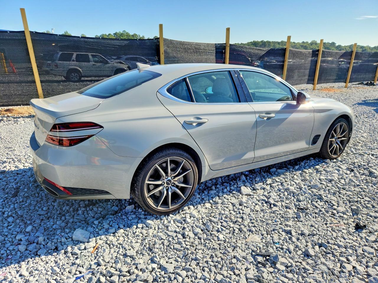 2025 Genesis G70 2.5T Standard - Фото 3