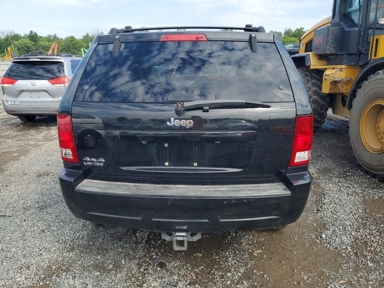 2008 Jeep Grand Cherokee Laredo - Image 6