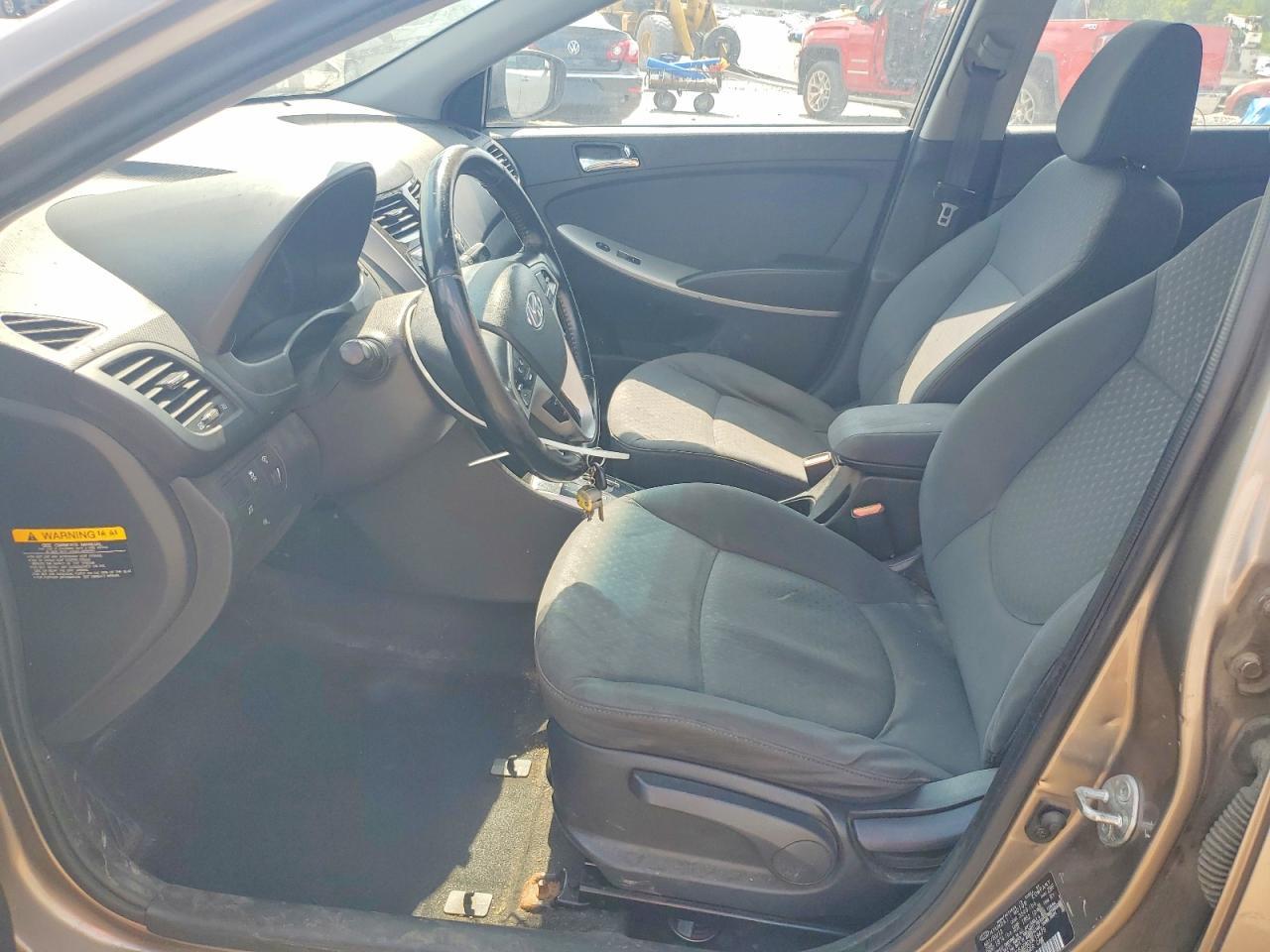 2013 Hyundai Accent Se - Фото 7