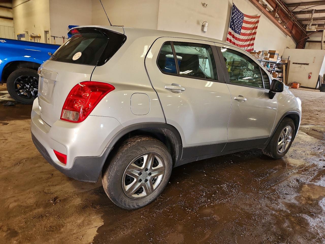 2017 Chevrolet Trax Ls - Image 3