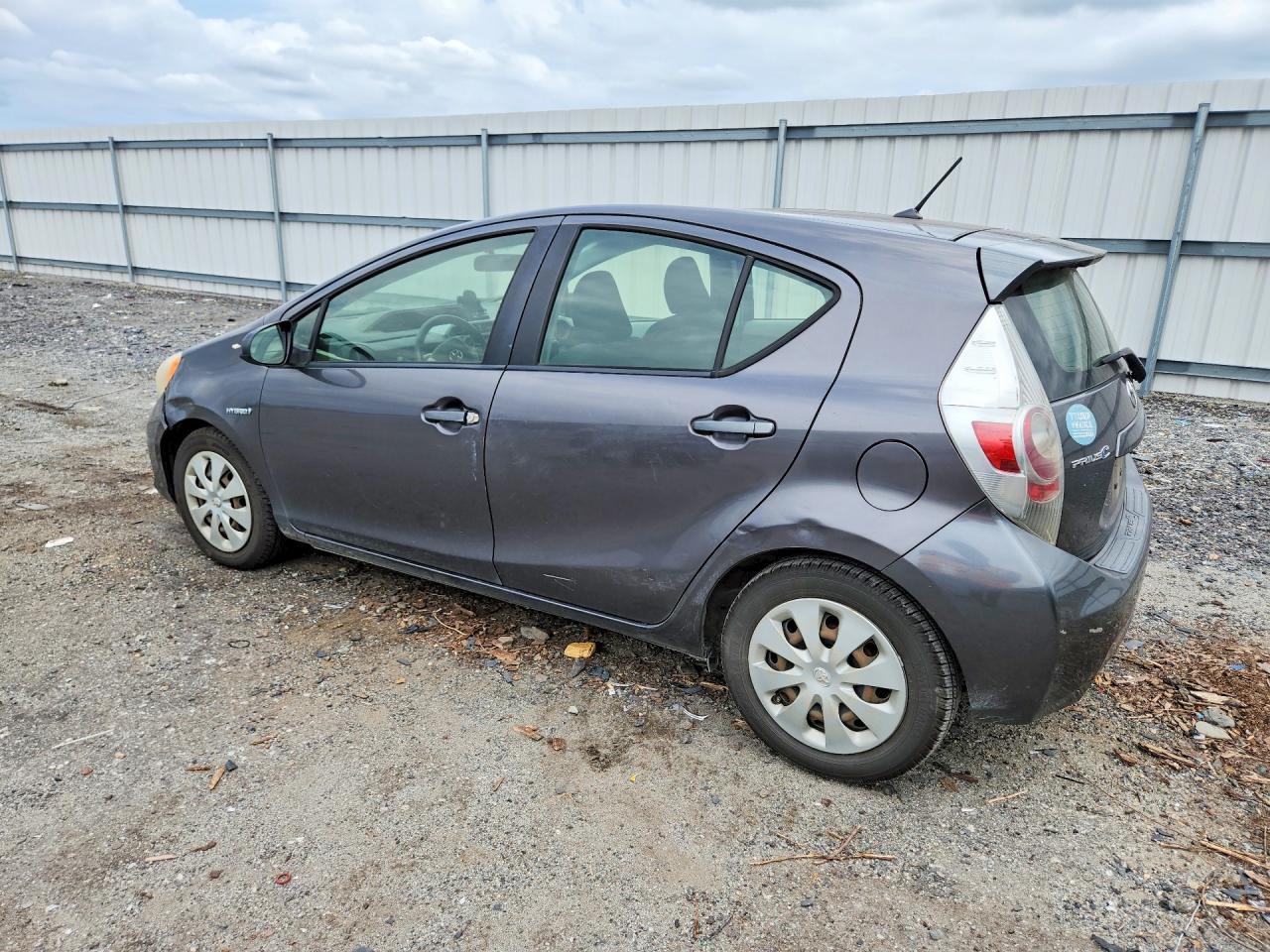 2012 Toyota Prius C Two - Фото 2