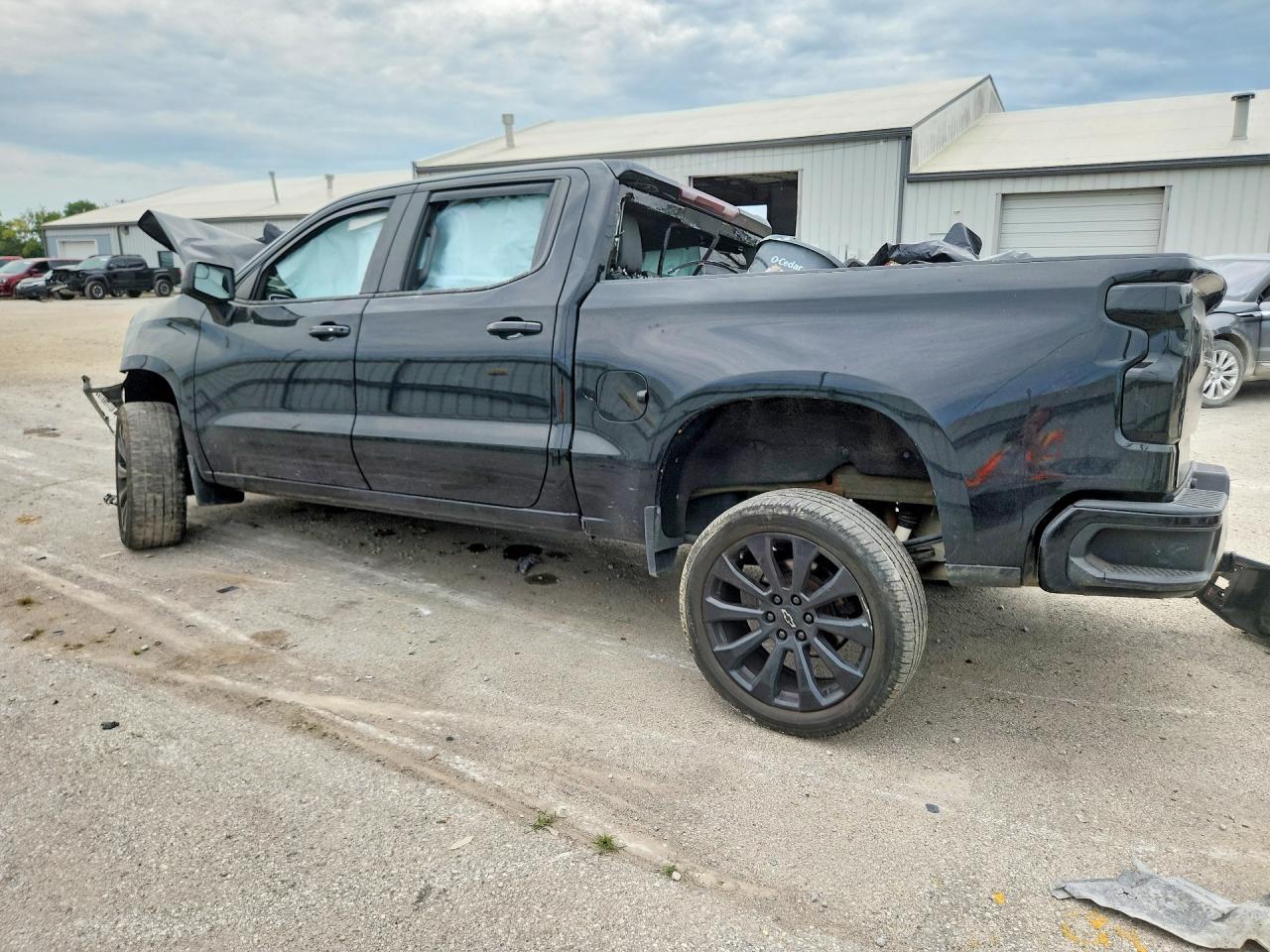 2021 Chevrolet Silverado K1500 Lt Trail Boss - Фото 2