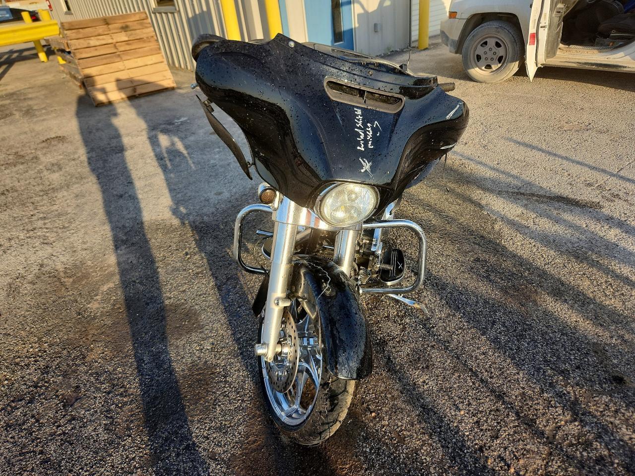2017 Harley-Davidson Flhx Street Glide - Image 2