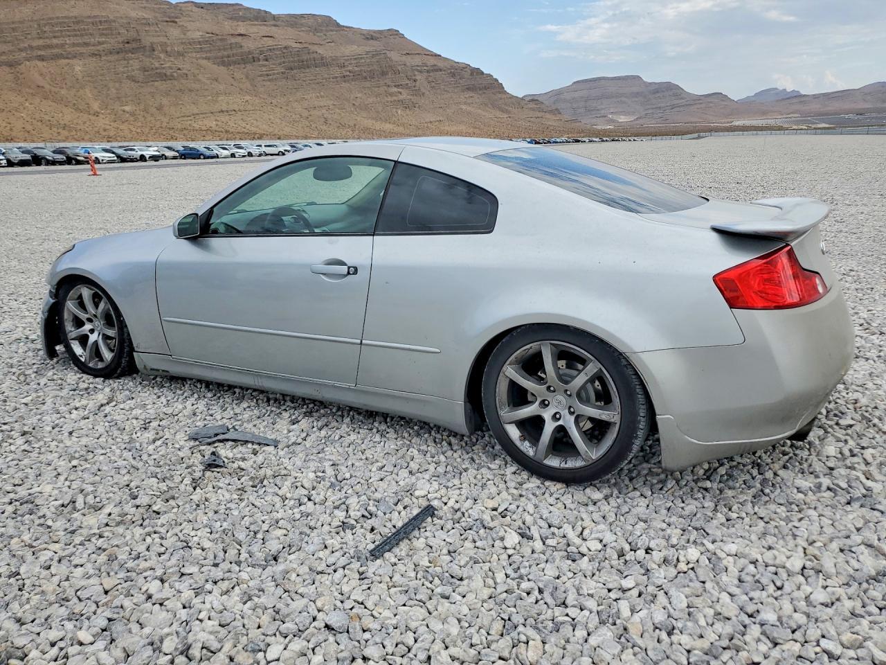 2004 Infiniti G35 Base - Фото 2