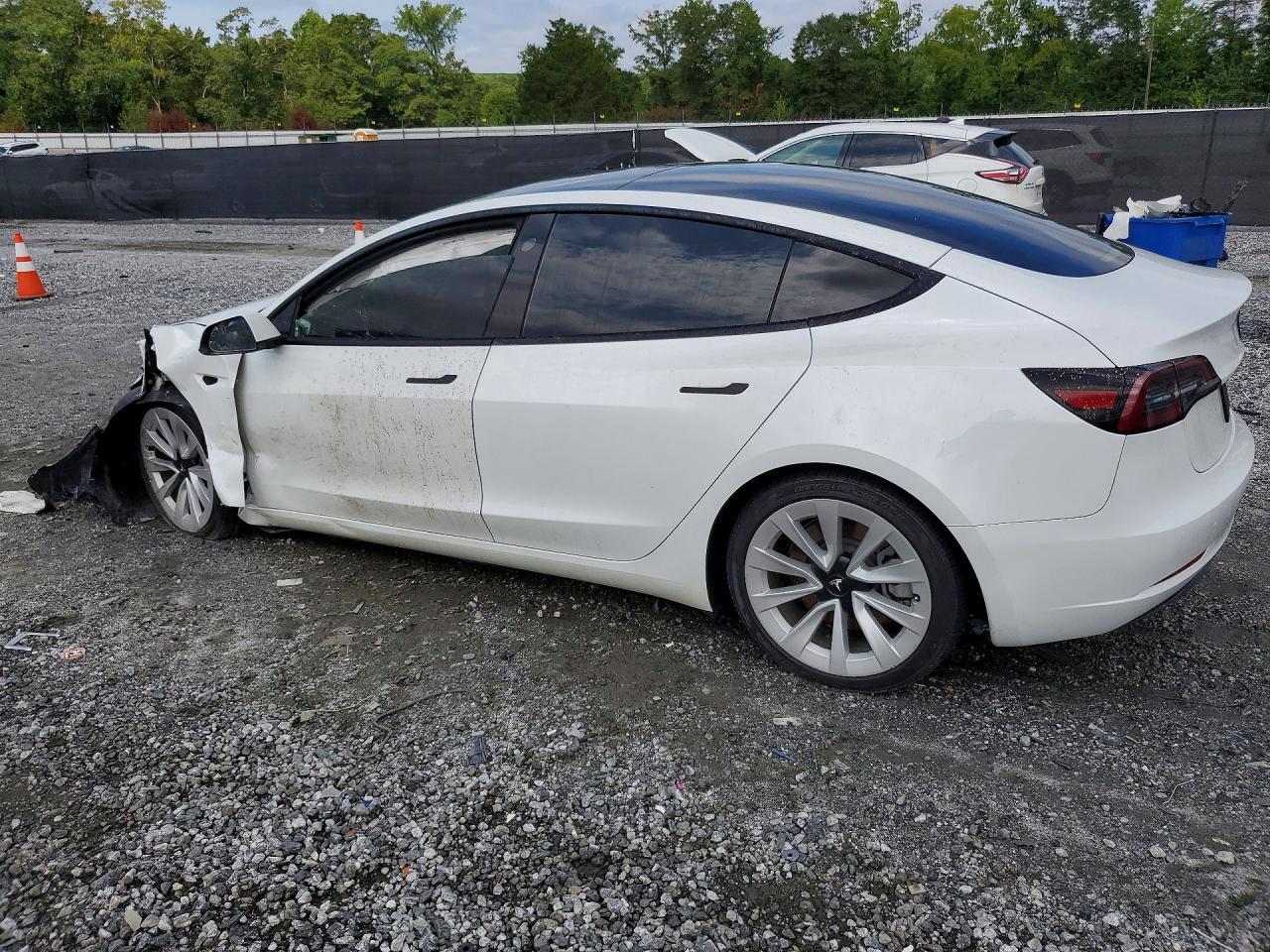 2023 Tesla Model 3 - Image 2