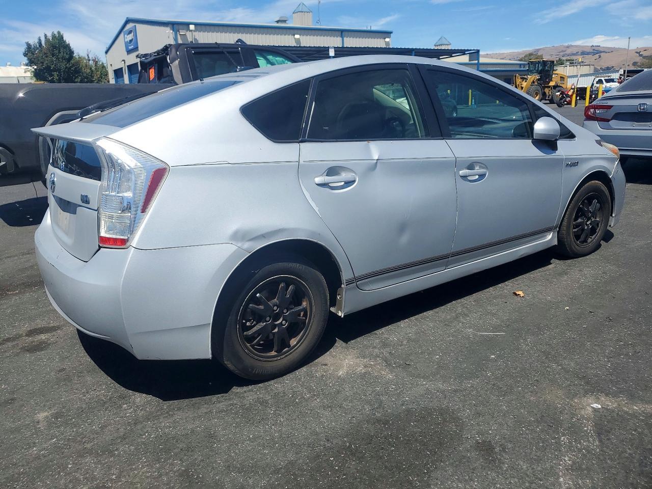 2011 Toyota Prius Two - Image 3