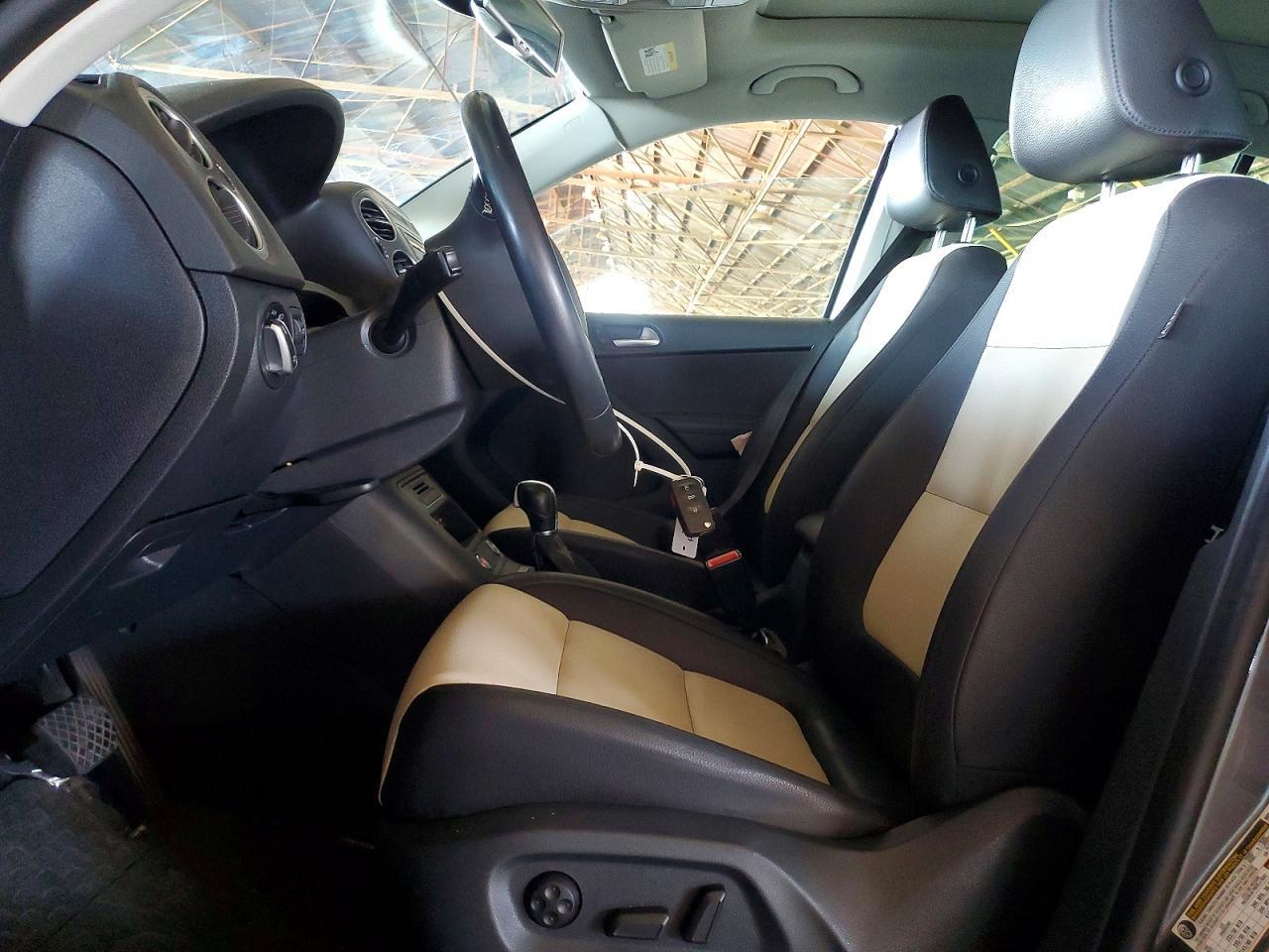 2016 Volkswagen Tiguan S - Image 7