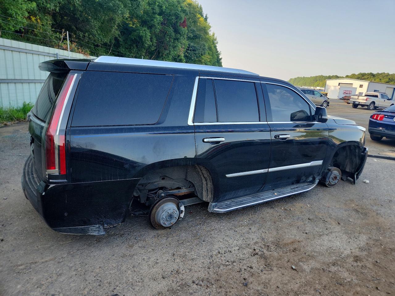 2019 Cadillac Escalade Luxury - Фото 3