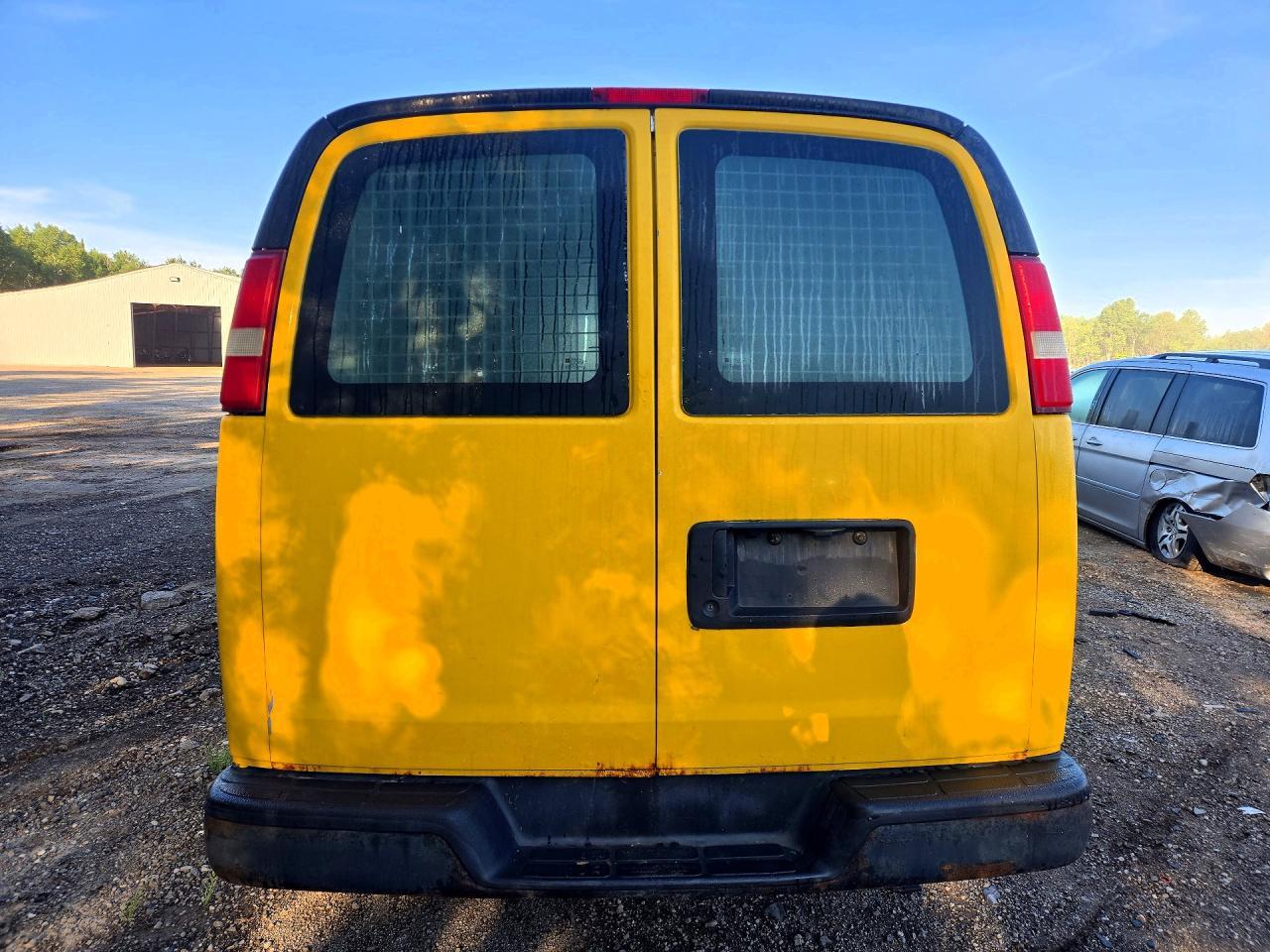 2014 GMC Savana 2500 Cargo Delivery Van - Image 6