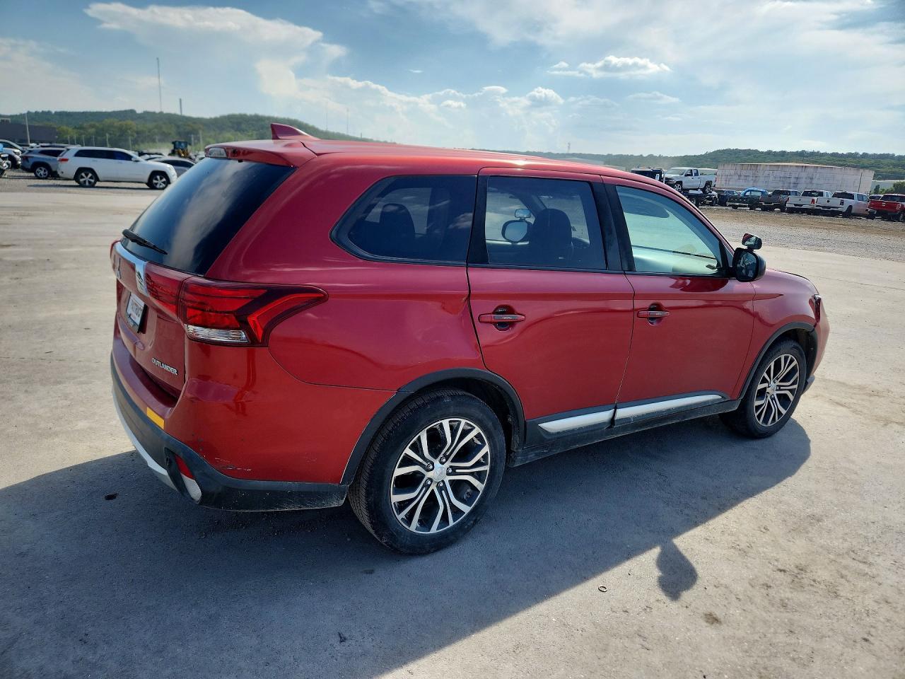 2017 Mitsubishi Outlander Es - Фото 3
