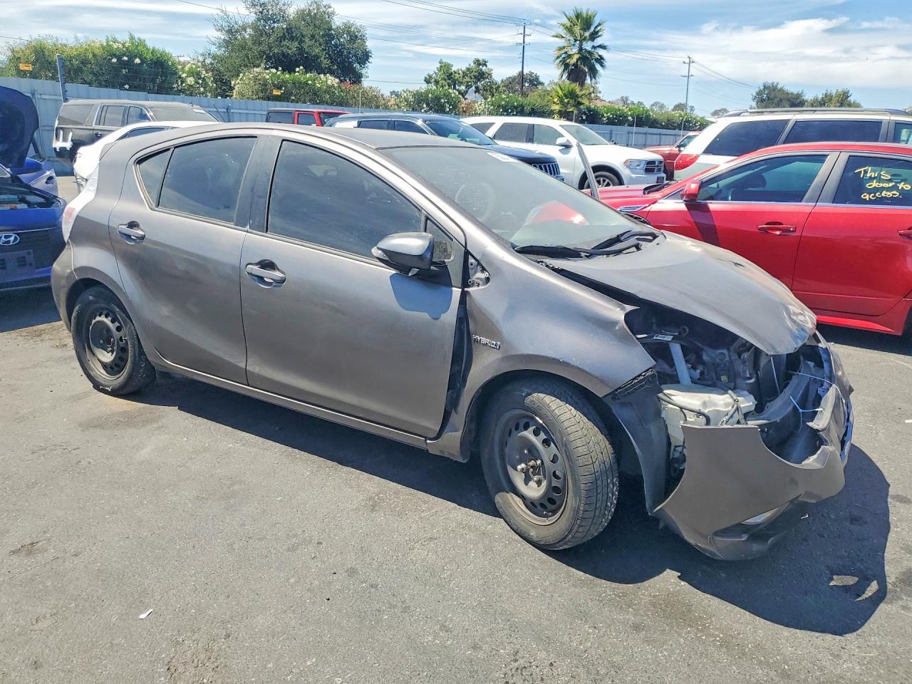 2014 Toyota Prius - Image 4