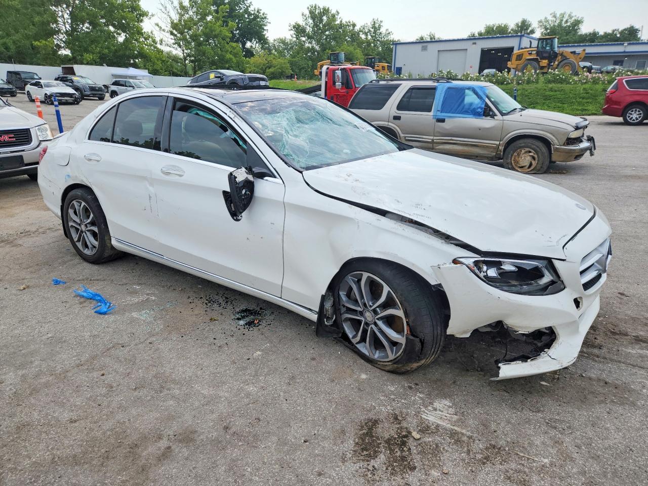 2016 Mercedes-Benz C 300 4Matic - Image 4