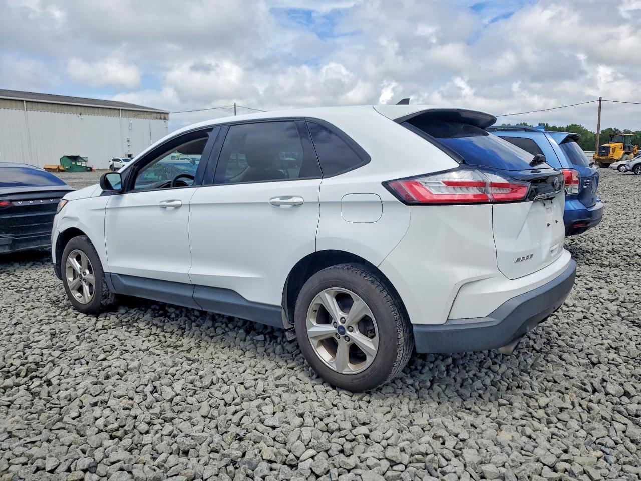 2019 Ford Edge Se - Фото 2
