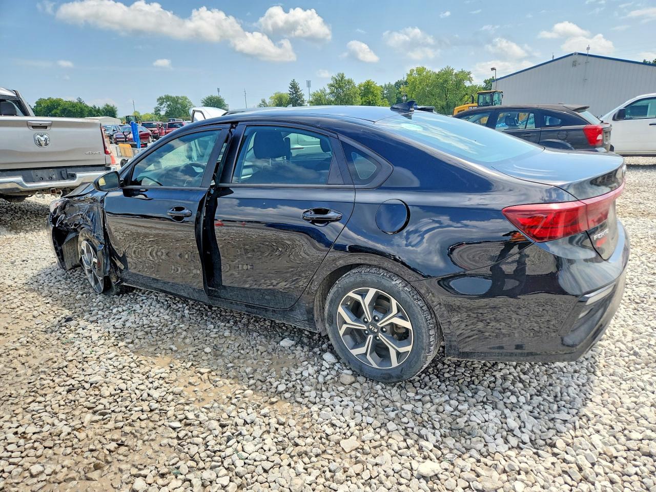 2020 Kia Forte Lxs - Фото 2
