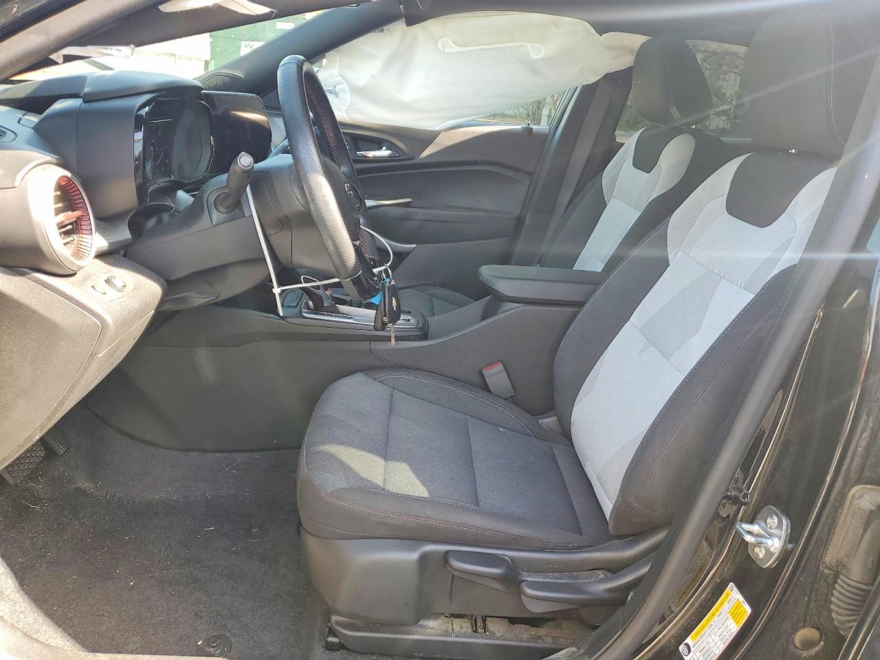 2025 Chevrolet Trax 1Rs - Image 7