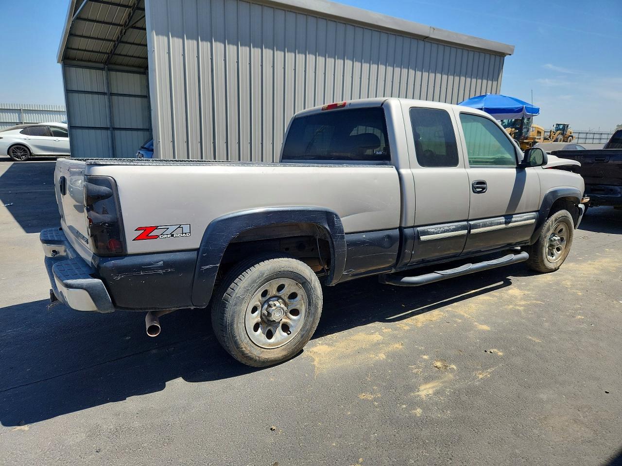 2004 Chevrolet Silverado K1500 - Фото 3