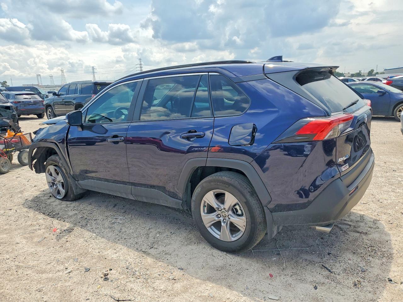 2025 Toyota Rav4 Xle - Фото 2