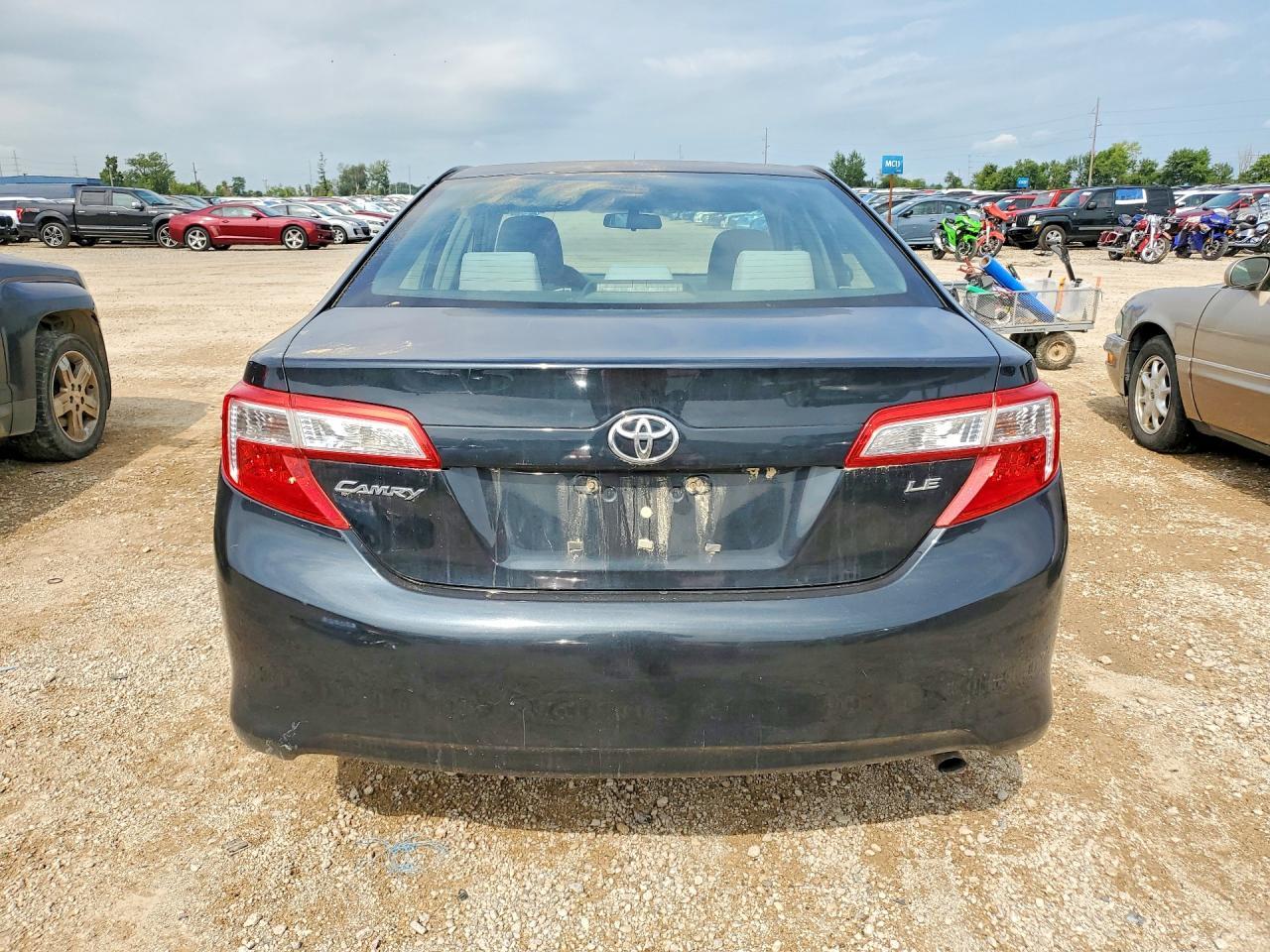 2012 Toyota Camry Le - Фото 6