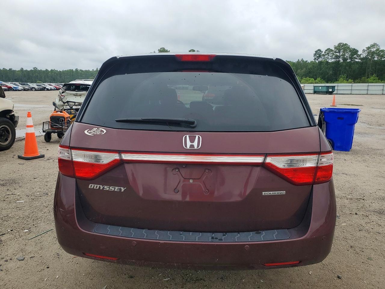 2012 Honda Odyssey Touring - Image 6