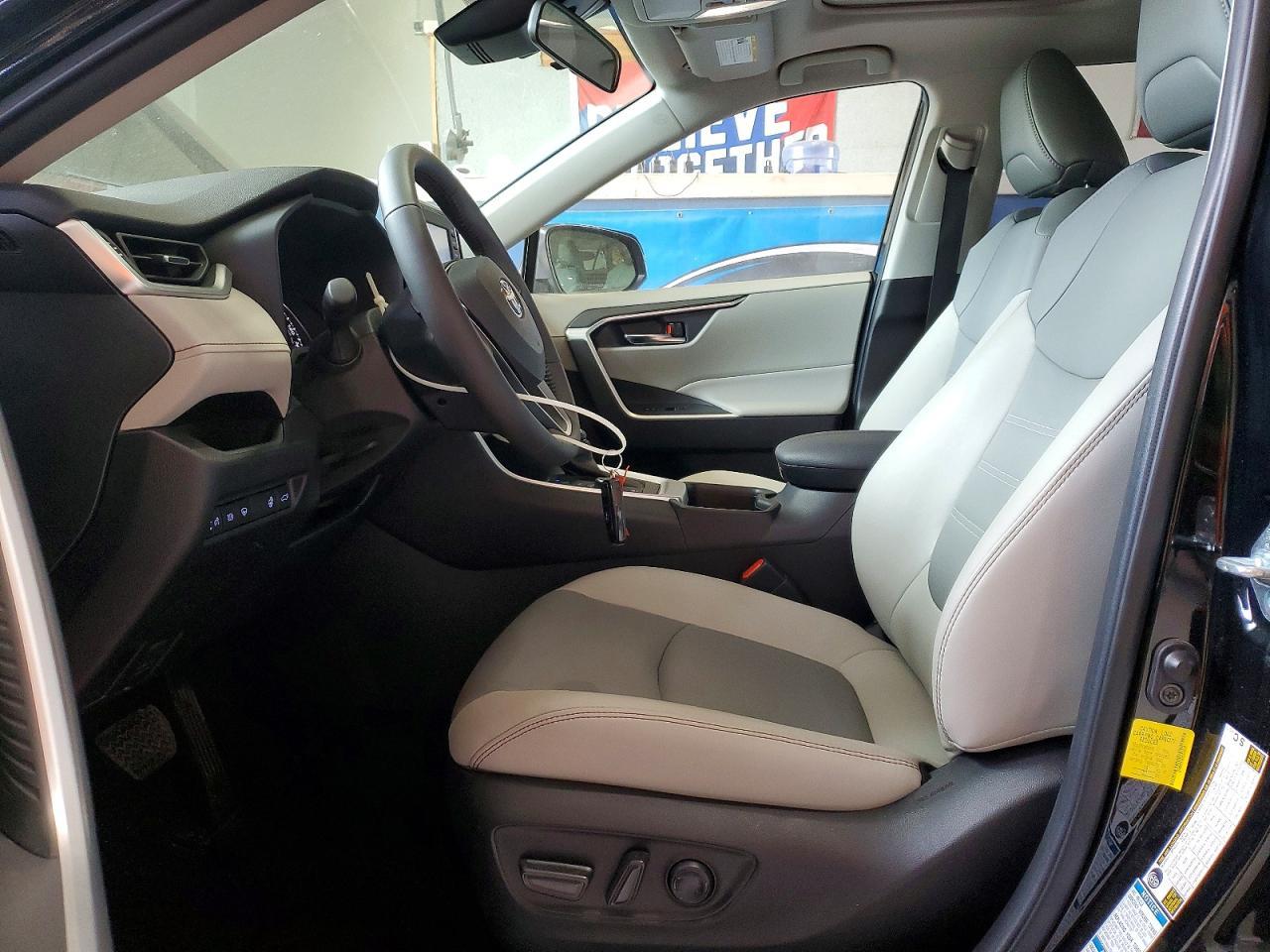 2022 Toyota Rav4 Xle Premium - Image 7