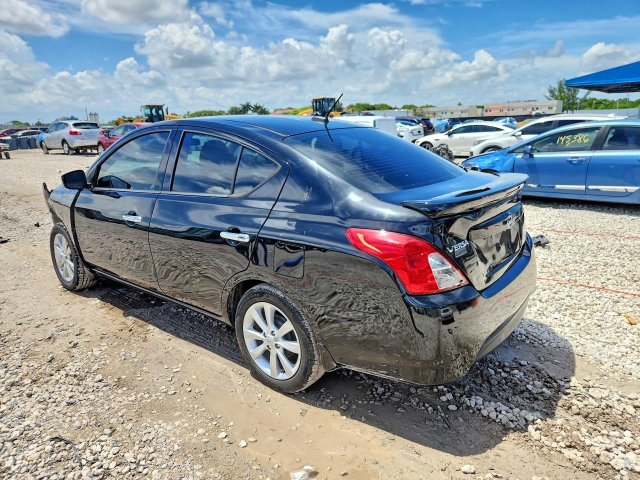 2016 Nissan Versa 1.6 Sl - Фото 2