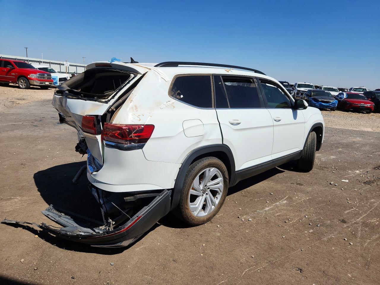 2022 Volkswagen Atlas Se - Фото 3