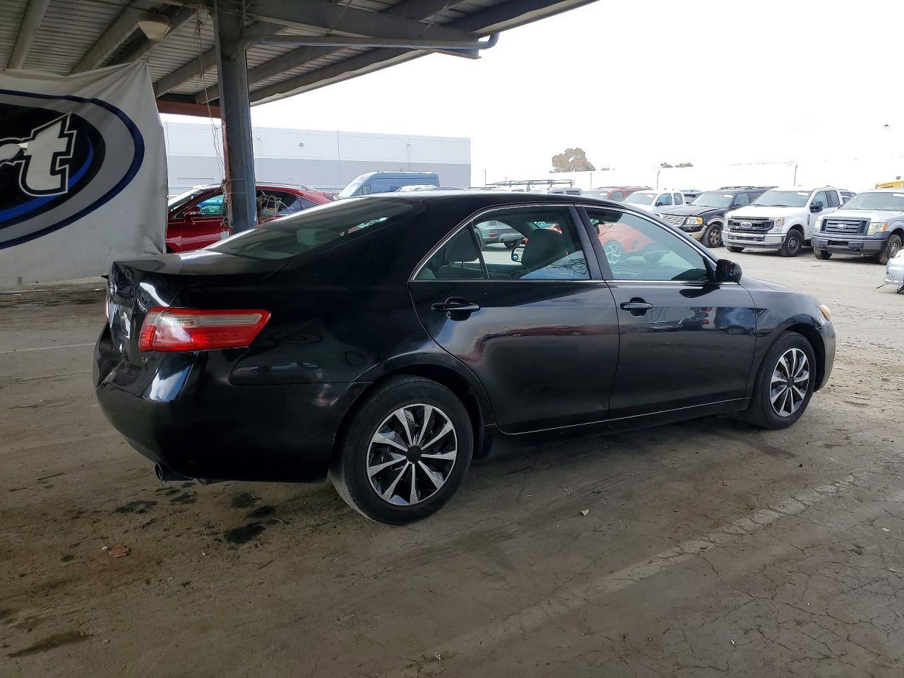 2009 Toyota Camry Le - Фото 3