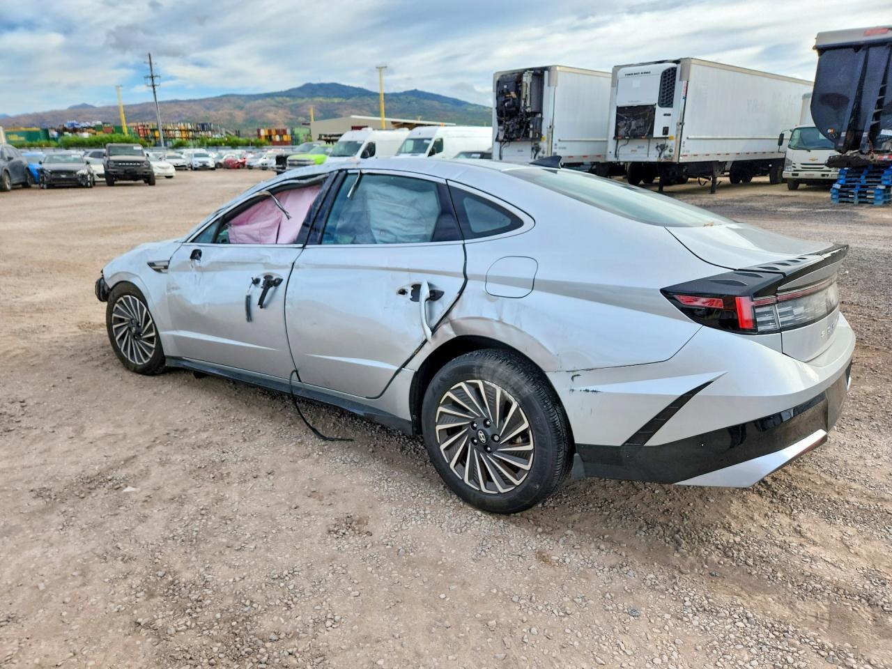 2025 Hyundai Sonata Hybrid Sel - Image 2