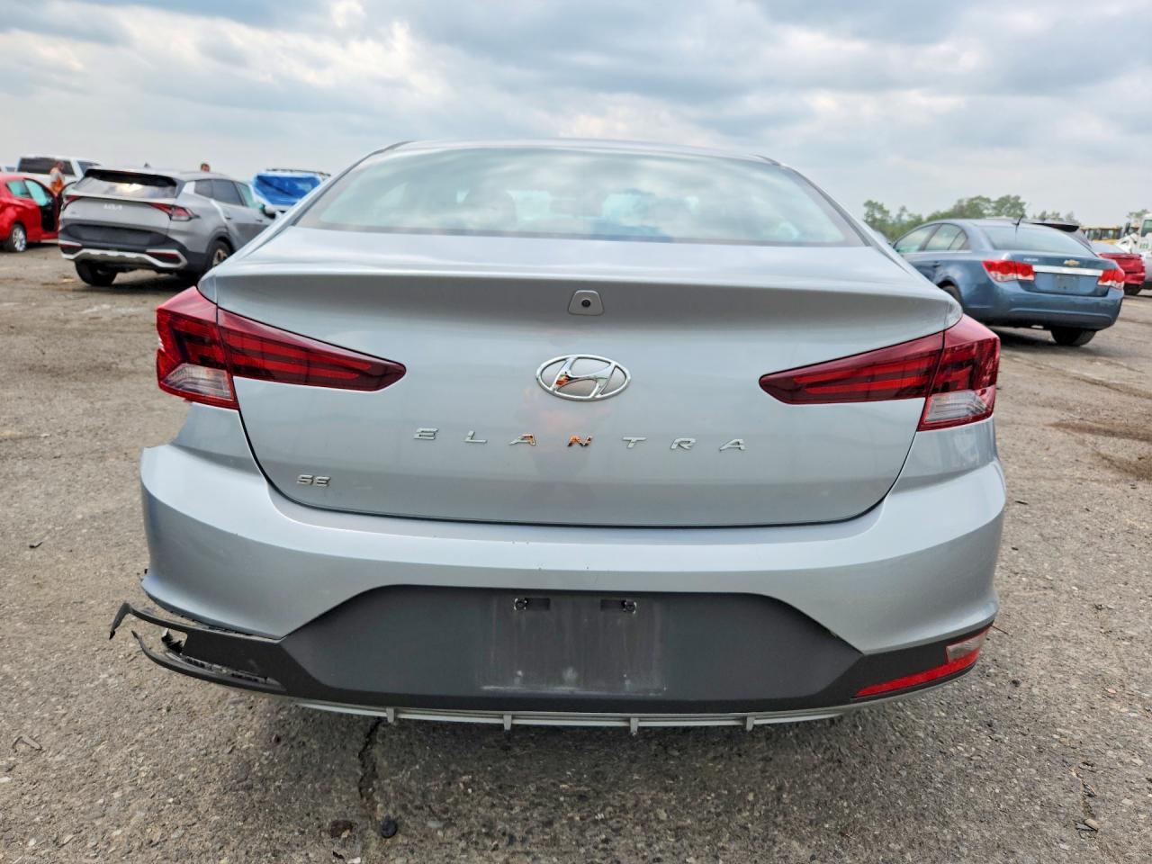 2020 Hyundai Elantra Se - Фото 6