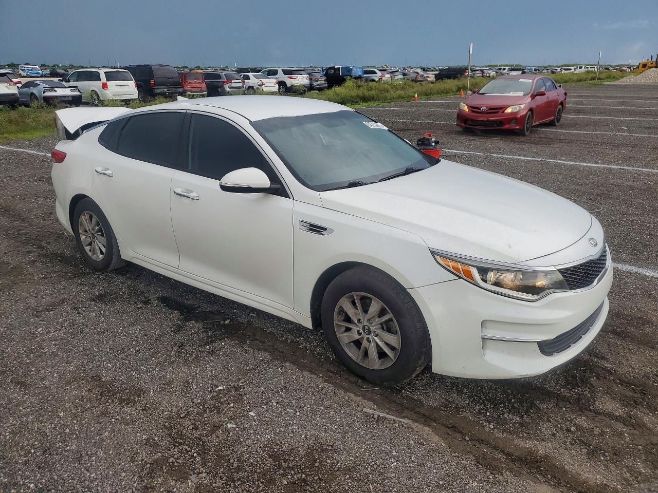 2017 Kia Optima Lx - Фото 4