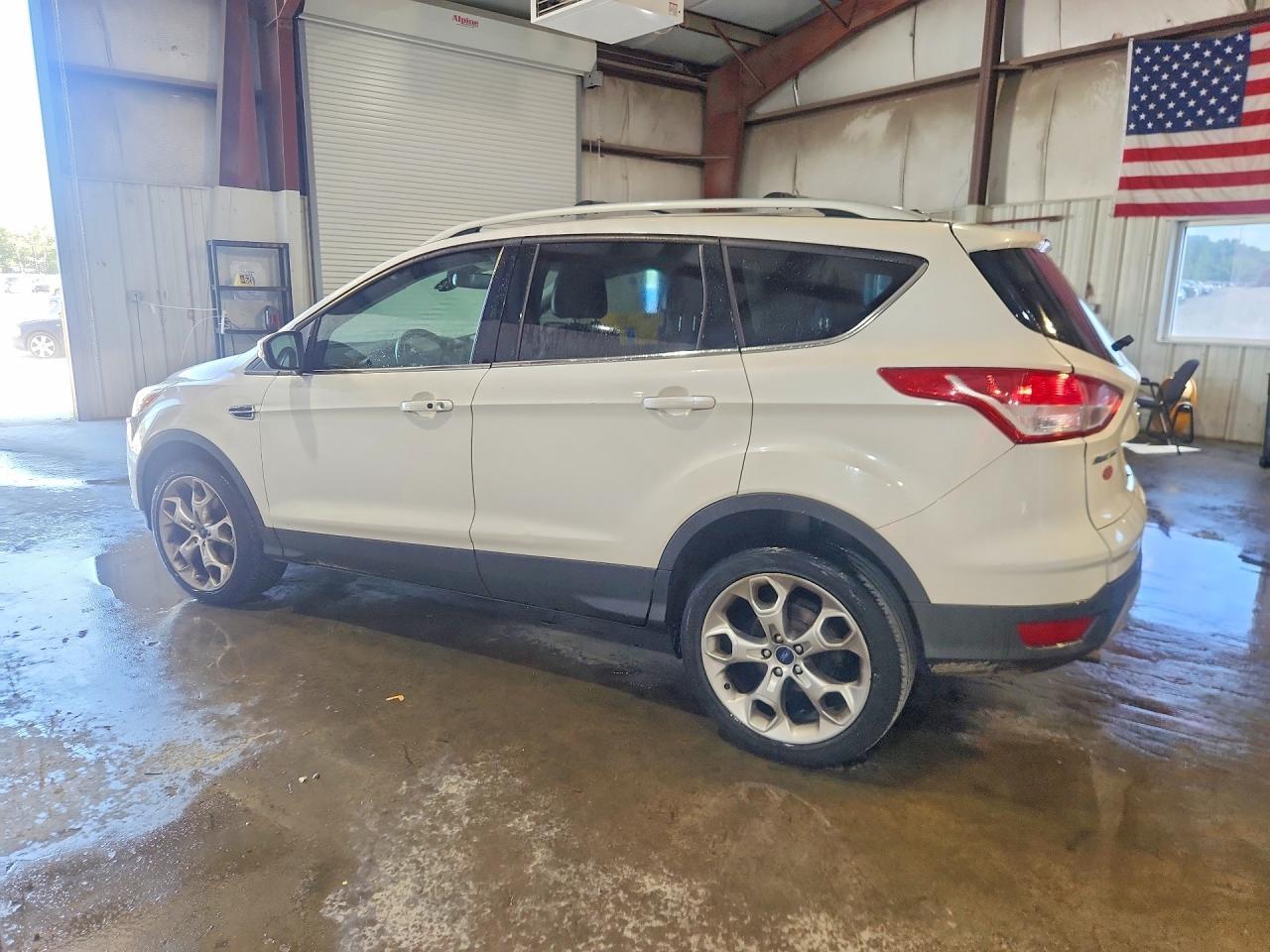 2013 Ford Escape Titanium - Фото 2