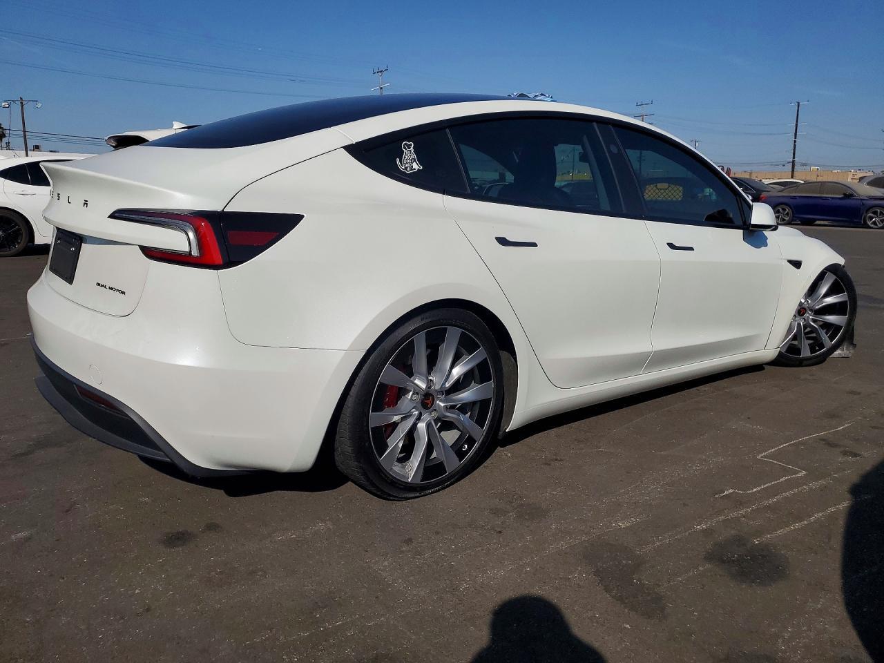 2024 Tesla Model 3 - Фото 3
